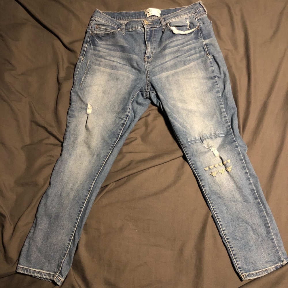 Mudd distressed jeans
